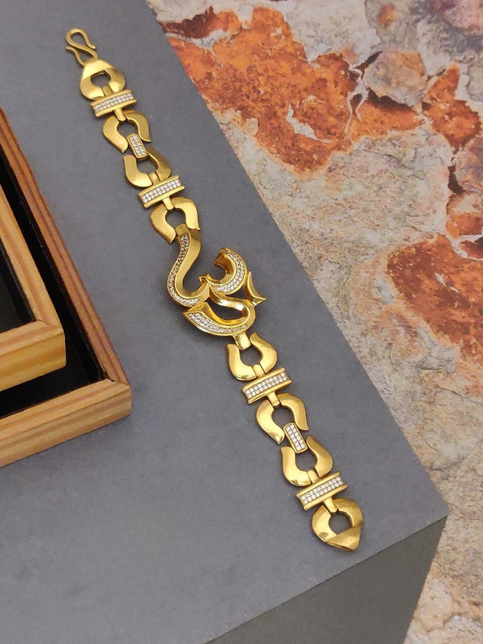 Magnificant And Attractive Om Logo Design Bracelet For Men's