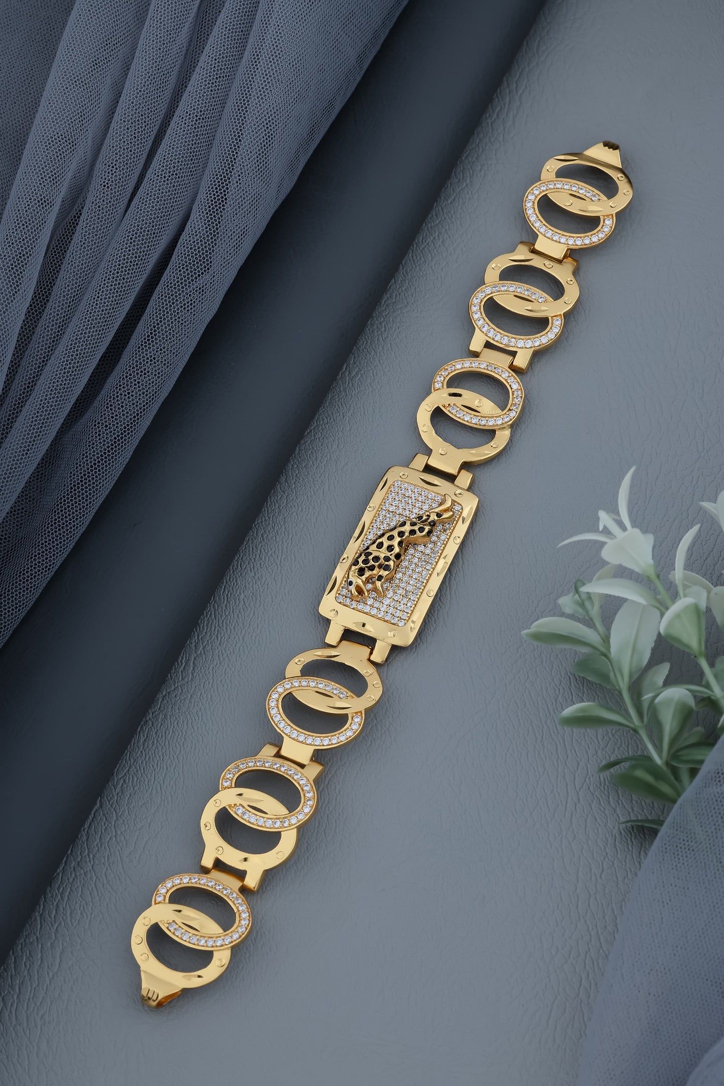 Royal Elegance – Penther Grace Gold Plated Bracelet"