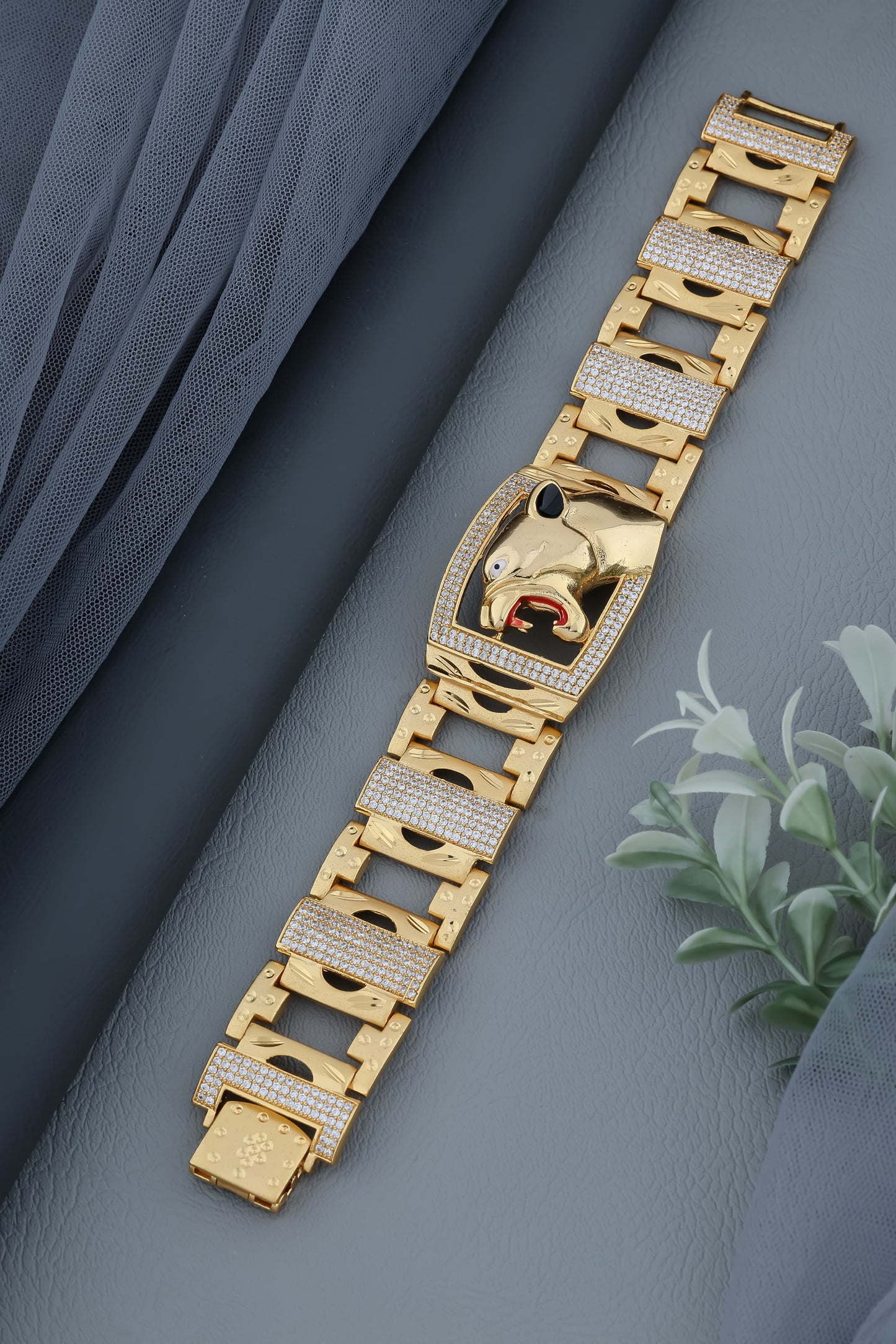 Panther Head Gold Plated Bracelet – Bold Design with Pave-Set Crystals"