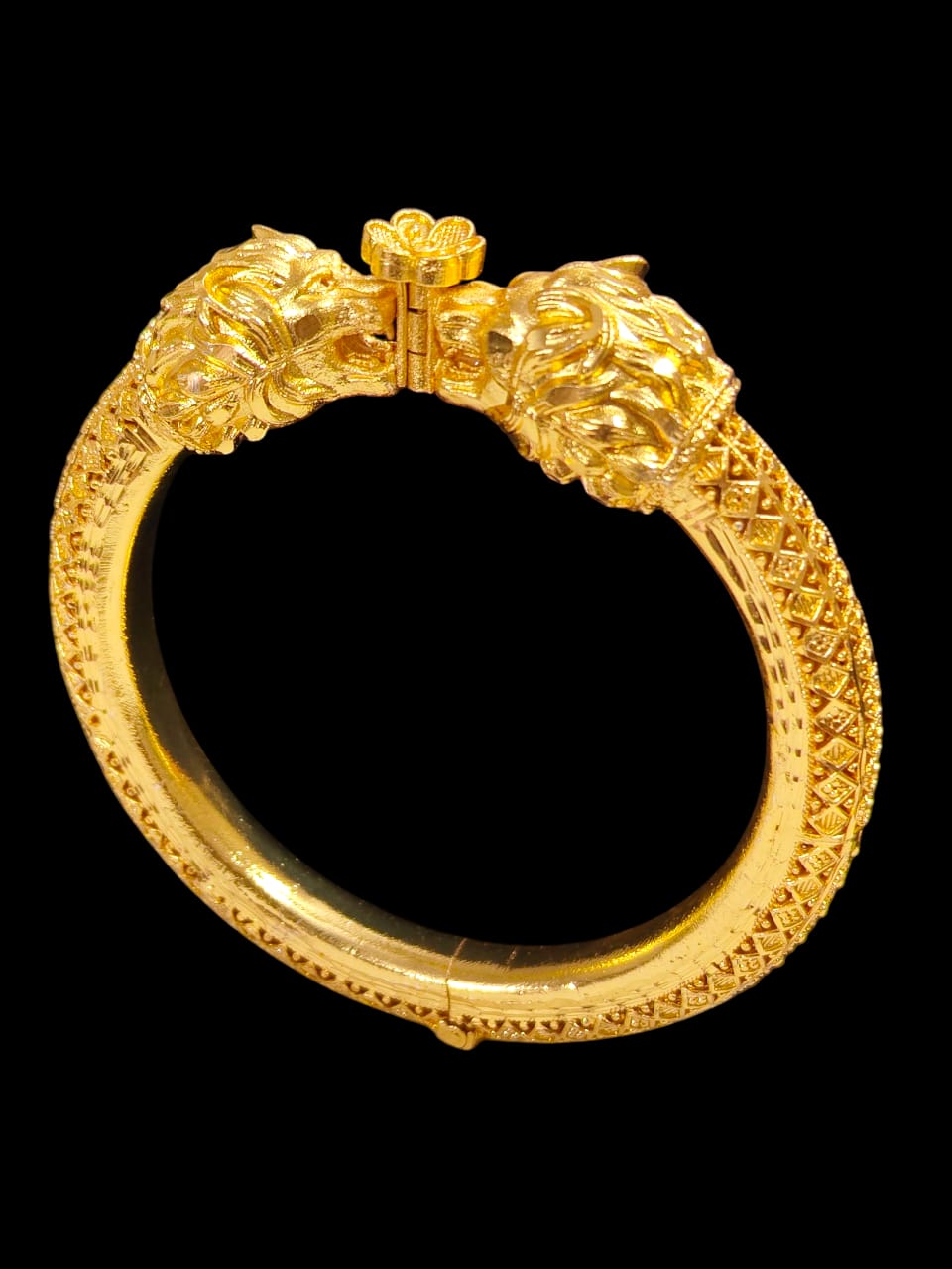 Twin Lion Head Gold Bracelet: A simple, direct title for retail or cataloging