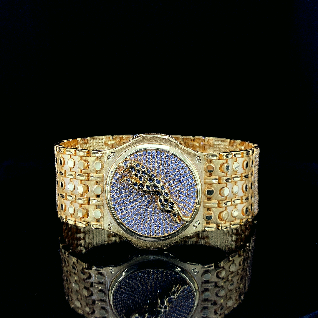 Gold Plated Bracelet with Diamond-Encrusted Cheetah Motif and Textured Link Design"