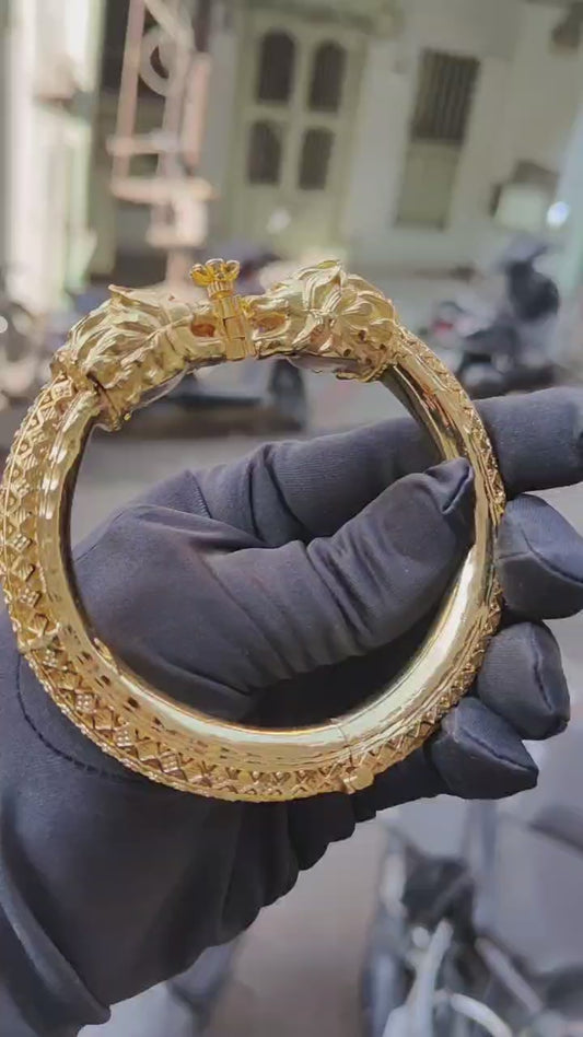 Twin Lion Head Gold Bracelet: A simple, direct title for retail or cataloging