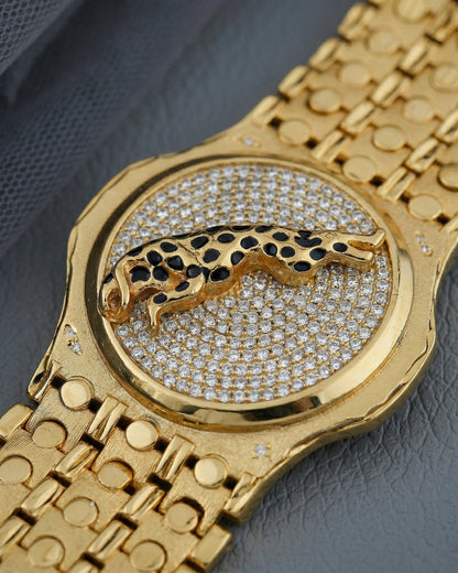 Gold Plated Bracelet with Diamond-Encrusted Cheetah Motif and Textured Link Design"