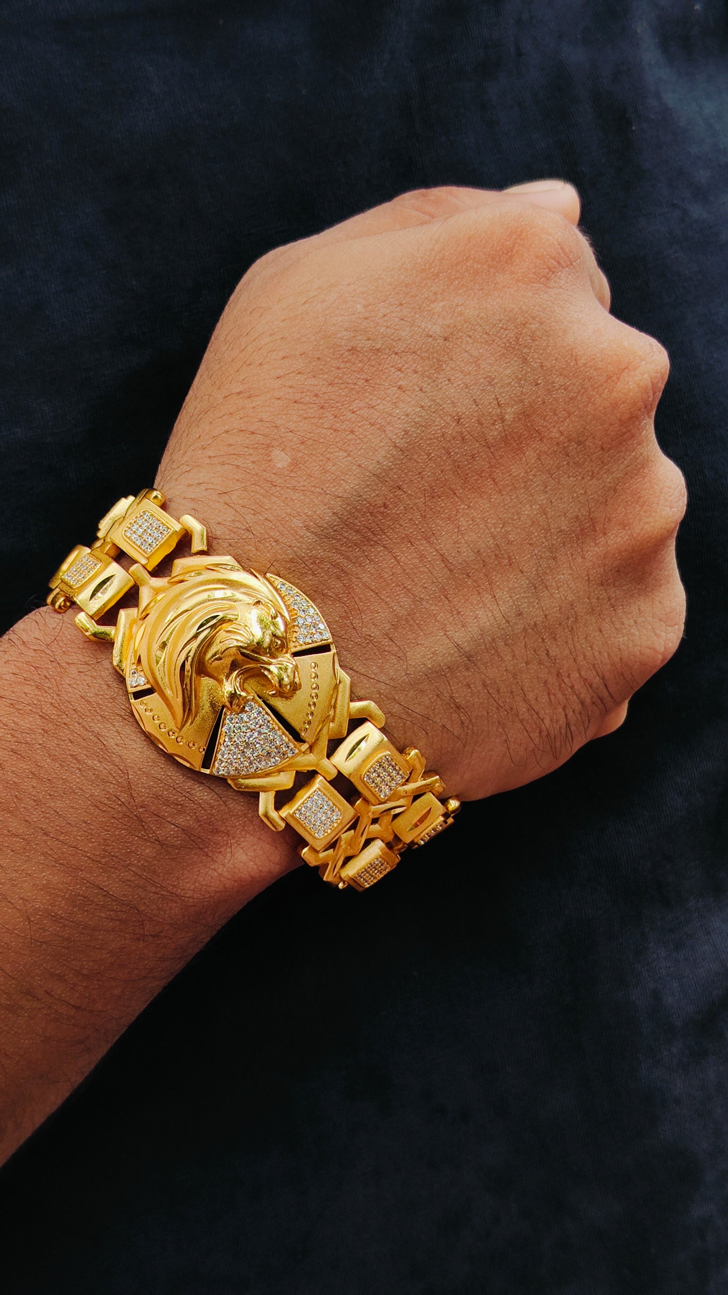 Magnificant And Attractive  Design Bracelet For Men's