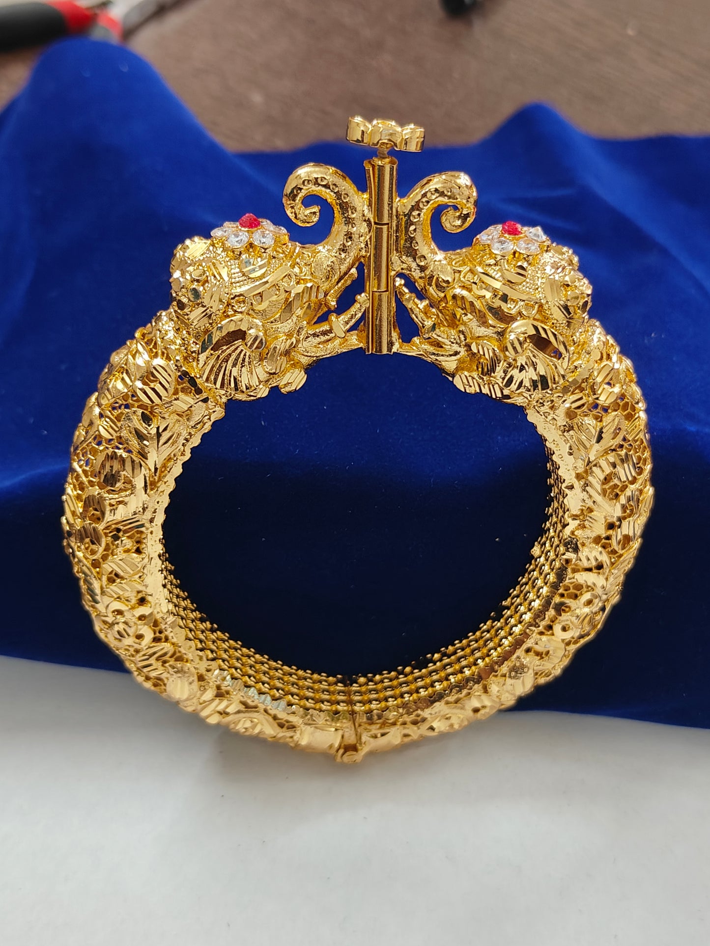 Rajwadi Bahubali Hand Made Elephent kada