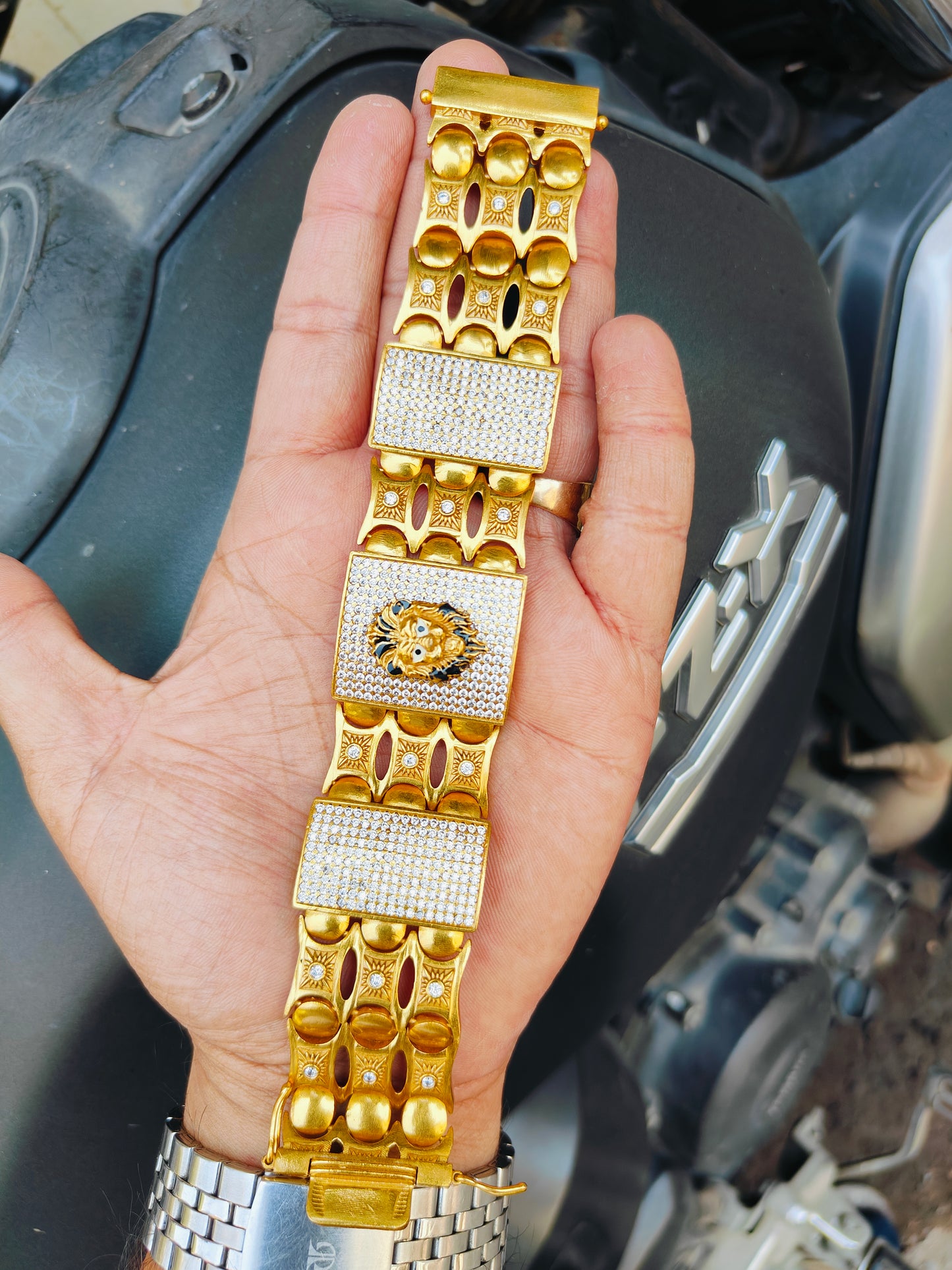 Bracelet
